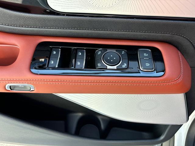 Photo of 2025 Pristine White Metallic Tri-Coat Lincoln Aviator