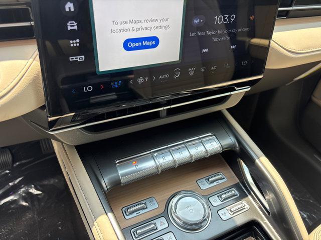 Photo of 2025 Red Carpet Metallic Tinted Clearcoat Lincoln Nautilus