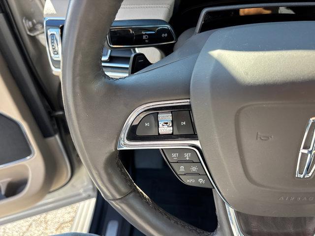 Photo of 2022 CERAMIC PEARL Lincoln Navigator