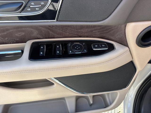 Photo of 2022 CERAMIC PEARL Lincoln Navigator