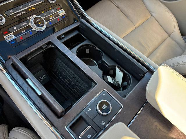 Photo of 2022 CERAMIC PEARL Lincoln Navigator