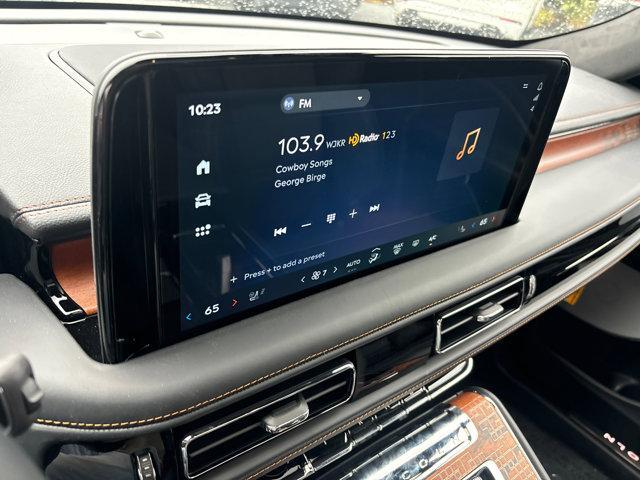 Photo of 2025 Asher Gray Metallic Clearcoat Lincoln Aviator