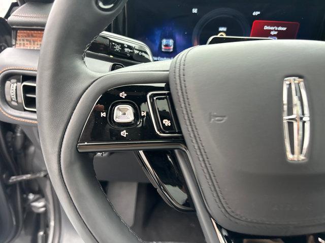 Photo of 2025 Asher Gray Metallic Clearcoat Lincoln Aviator