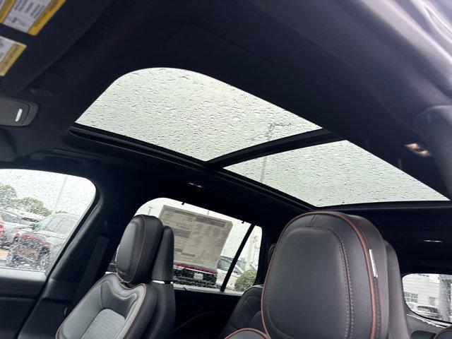 Photo of 2025 Asher Gray Metallic Clearcoat Lincoln Aviator