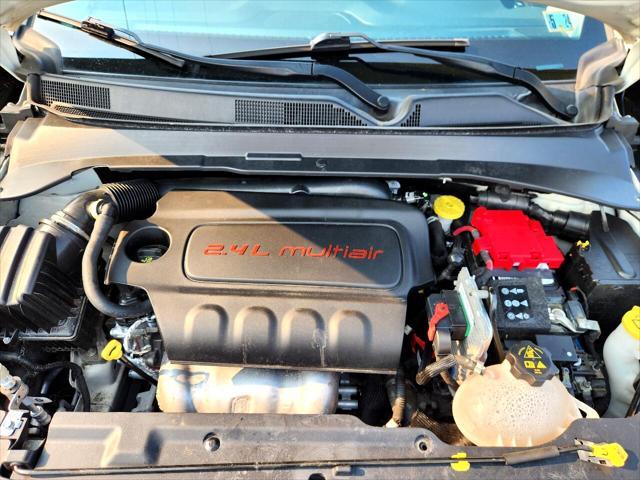 Photo of 2020 White Clearcoat Jeep Compass
