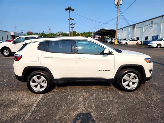 Photo of 2020 White Clearcoat Jeep Compass