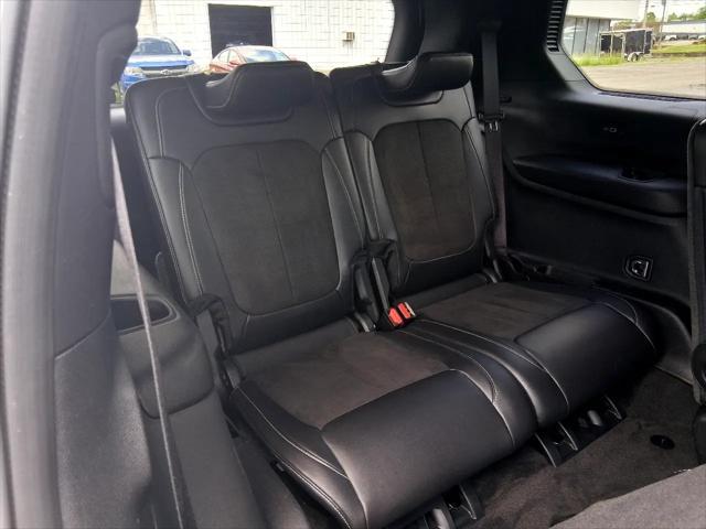 Photo of 2021 Bright White Clearcoat Jeep Grand Cherokee L
