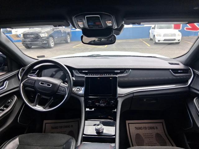 Photo of 2021 Bright White Clearcoat Jeep Grand Cherokee L