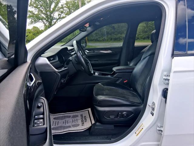 Photo of 2021 Bright White Clearcoat Jeep Grand Cherokee L