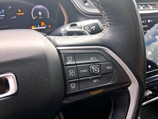 Photo of 2021 Bright White Clearcoat Jeep Grand Cherokee L