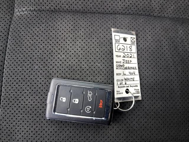 Photo of 2021 Bright White Clearcoat Jeep Grand Cherokee L