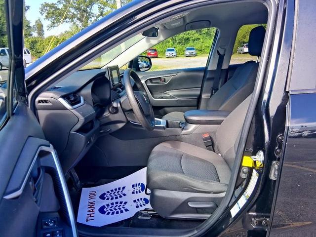 Photo of 2022 Midnight Black Metallic Toyota RAV4