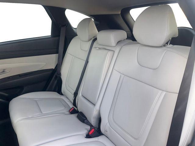 Photo of 2025 White Pearl Hyundai TUCSON