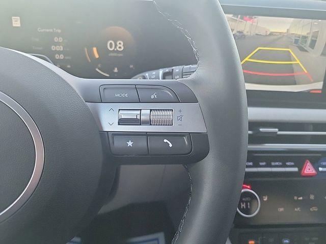 Photo of 2025 White Pearl Hyundai TUCSON