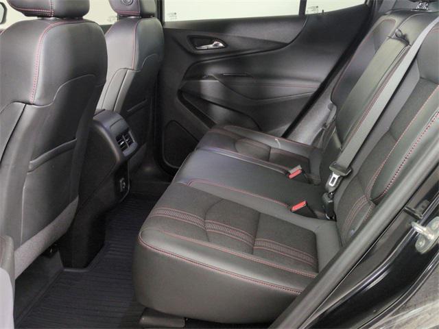 Photo of 2022 Mosaic Black Metallic Chevrolet Equinox