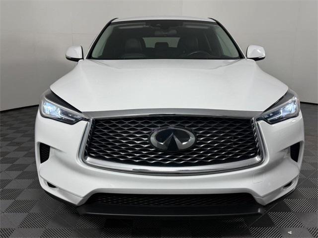 Photo of 2020 White INFINITI QX50