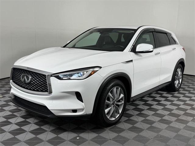 Photo of 2020 White INFINITI QX50