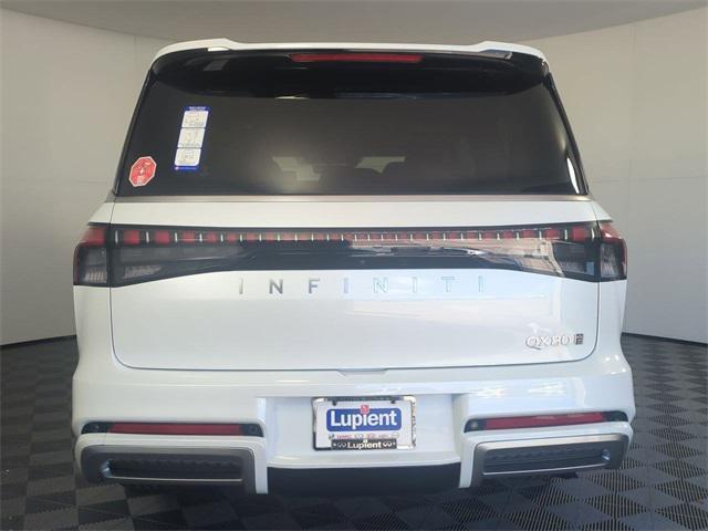 Photo of 2025 Radiant White INFINITI QX80