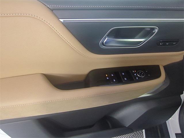 Photo of 2025 Radiant White INFINITI QX80