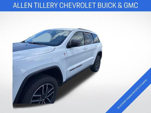 Photo of 2019 Bright White Clearcoat Jeep Grand Cherokee