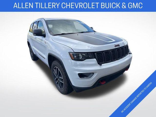 Photo of 2019 Bright White Clearcoat Jeep Grand Cherokee