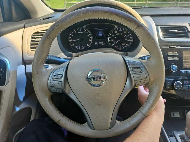 Photo of 2014 TAN Nissan Altima