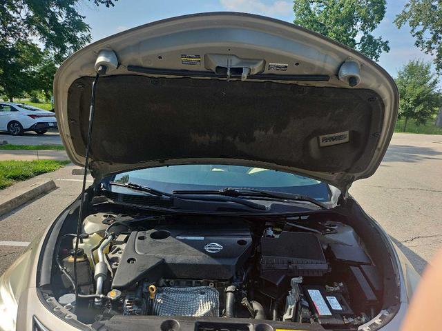Photo of 2014 TAN Nissan Altima