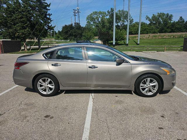 Photo of 2014 TAN Nissan Altima