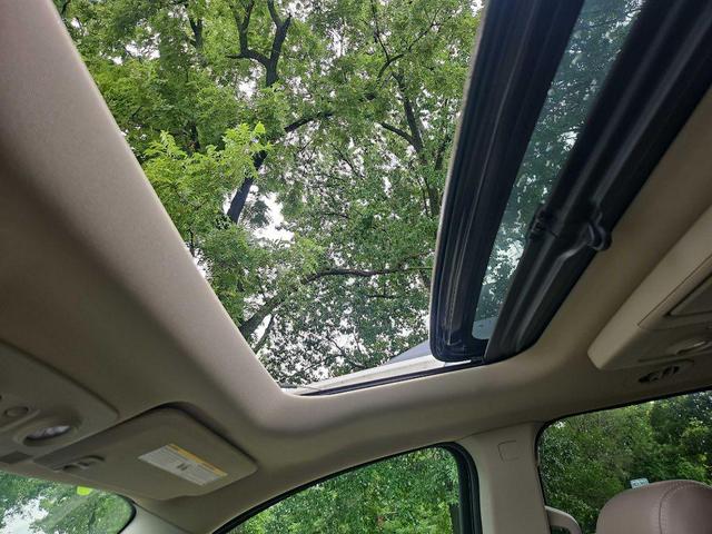 Photo of 2013 WHITE GMC Acadia