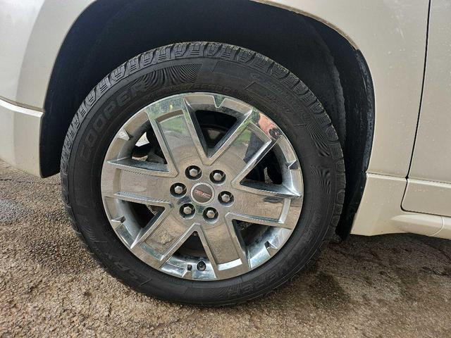 Photo of 2013 WHITE GMC Acadia