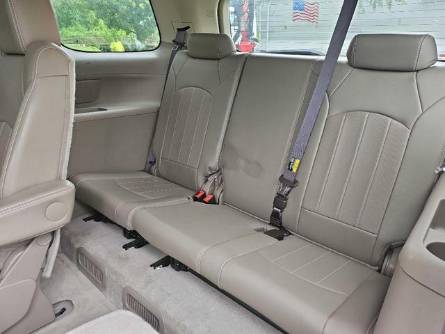 Photo of 2013 WHITE GMC Acadia