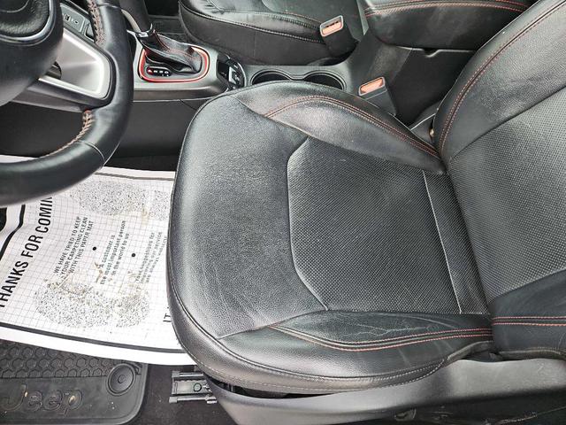 Photo of 2018 GRAY Jeep Compass