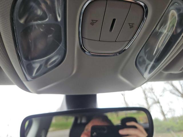 Photo of 2018 GRAY Jeep Compass