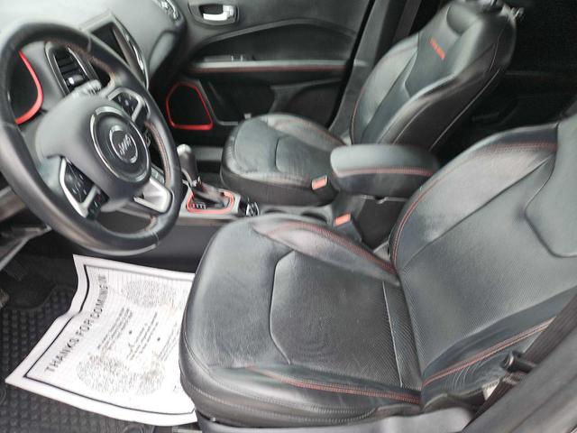 Photo of 2018 GRAY Jeep Compass