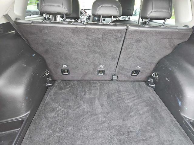 Photo of 2018 GRAY Jeep Compass