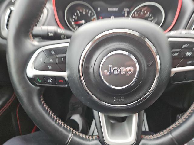Photo of 2018 GRAY Jeep Compass