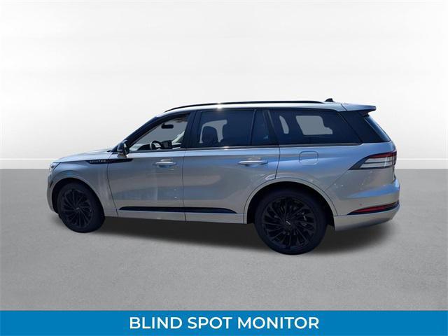 Photo of 2024 Silver Radiance Metallic Clearcoat Lincoln Aviator