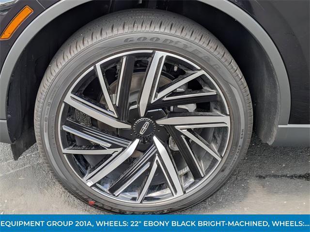 Photo of 2025 Infinite Black Metallic Clearcoat Lincoln Aviator