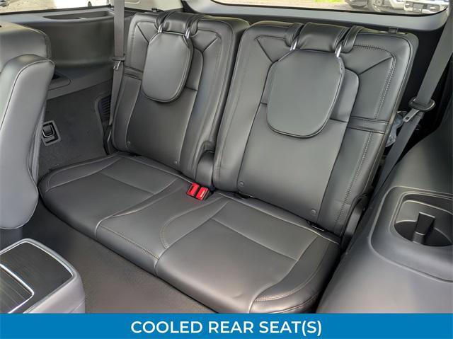 Photo of 2025 Infinite Black Metallic Clearcoat Lincoln Aviator