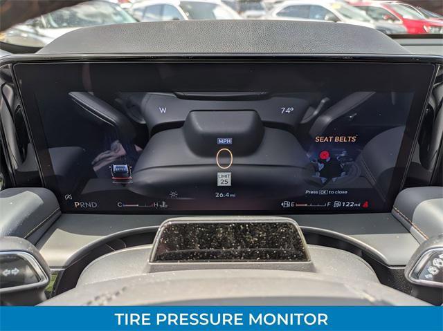 Photo of 2025 Infinite Black Metallic Clearcoat Lincoln Aviator