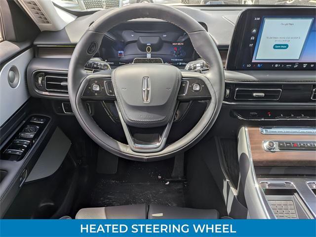 Photo of 2025 Infinite Black Metallic Clearcoat Lincoln Aviator