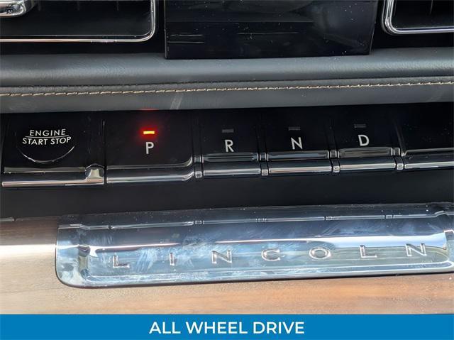 Photo of 2025 Infinite Black Metallic Clearcoat Lincoln Aviator