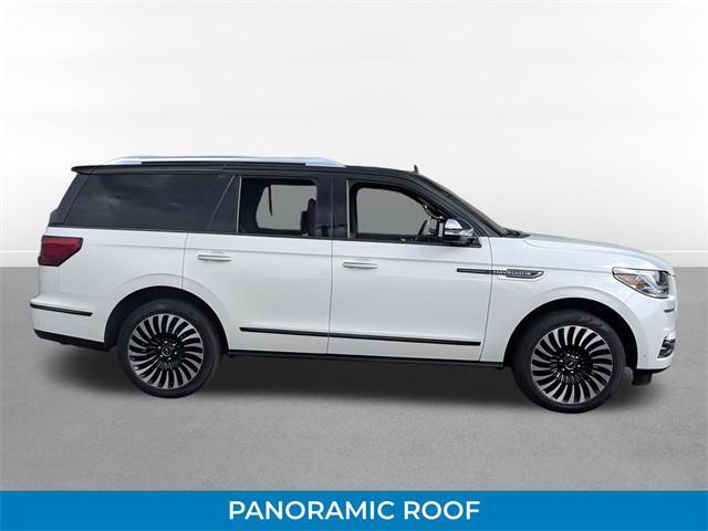 Photo of 2021 Pristine White Lincoln Navigator