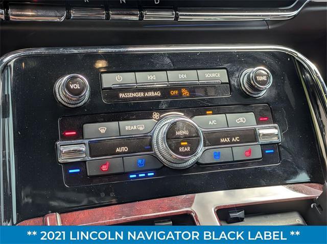 Photo of 2021 Pristine White Lincoln Navigator