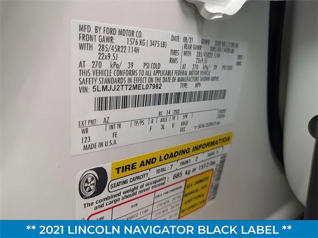 Photo of 2021 Pristine White Lincoln Navigator