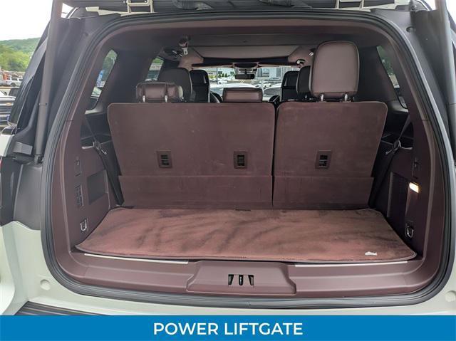 Photo of 2021 Pristine White Lincoln Navigator