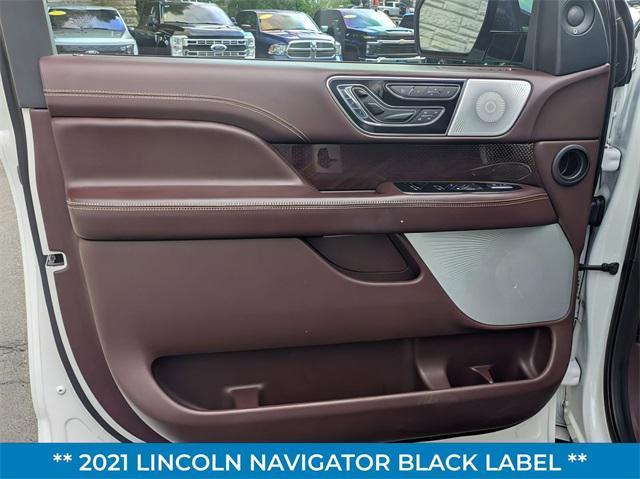 Photo of 2021 Pristine White Lincoln Navigator