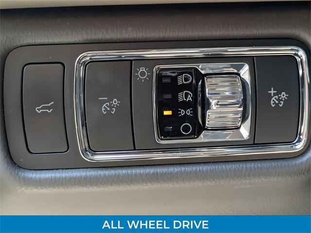 Photo of 2022 Pristine White Metallic Tri-Coat Lincoln Aviator