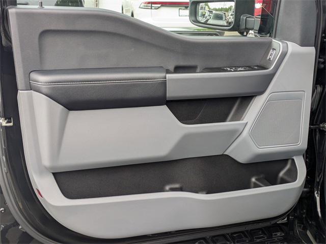 Photo of 2023 Agate Black Metallic Ford F-350