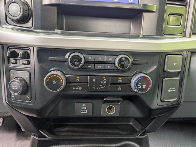 Photo of 2023 Agate Black Metallic Ford F-350